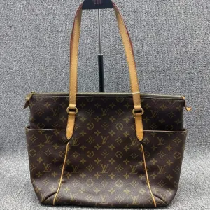100% Authentic Louis Vuitton Totally MM Brown Monogram Shoulder Bag