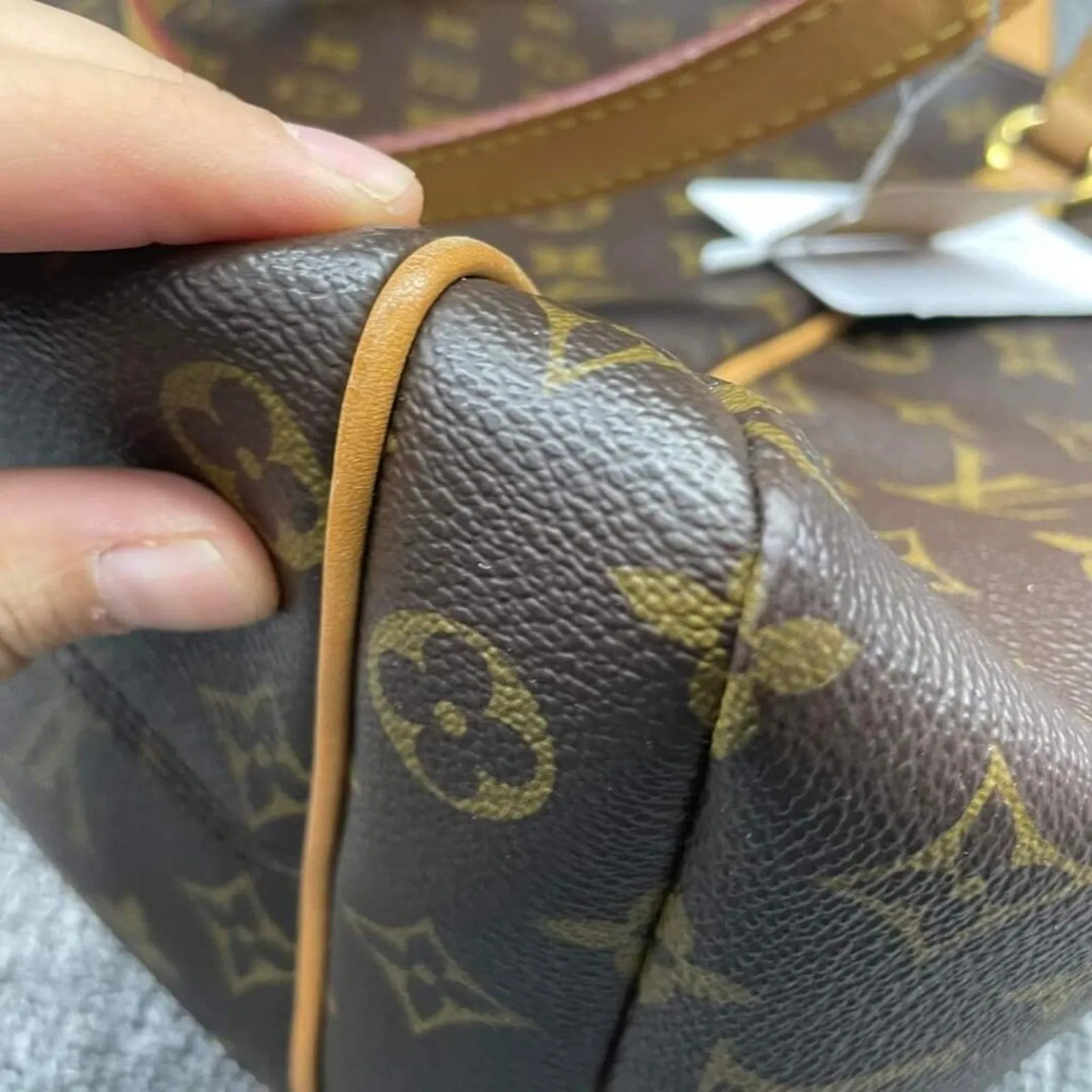 100% Authentic Louis Vuitton Totally MM Brown Monogram Shoulder Bag