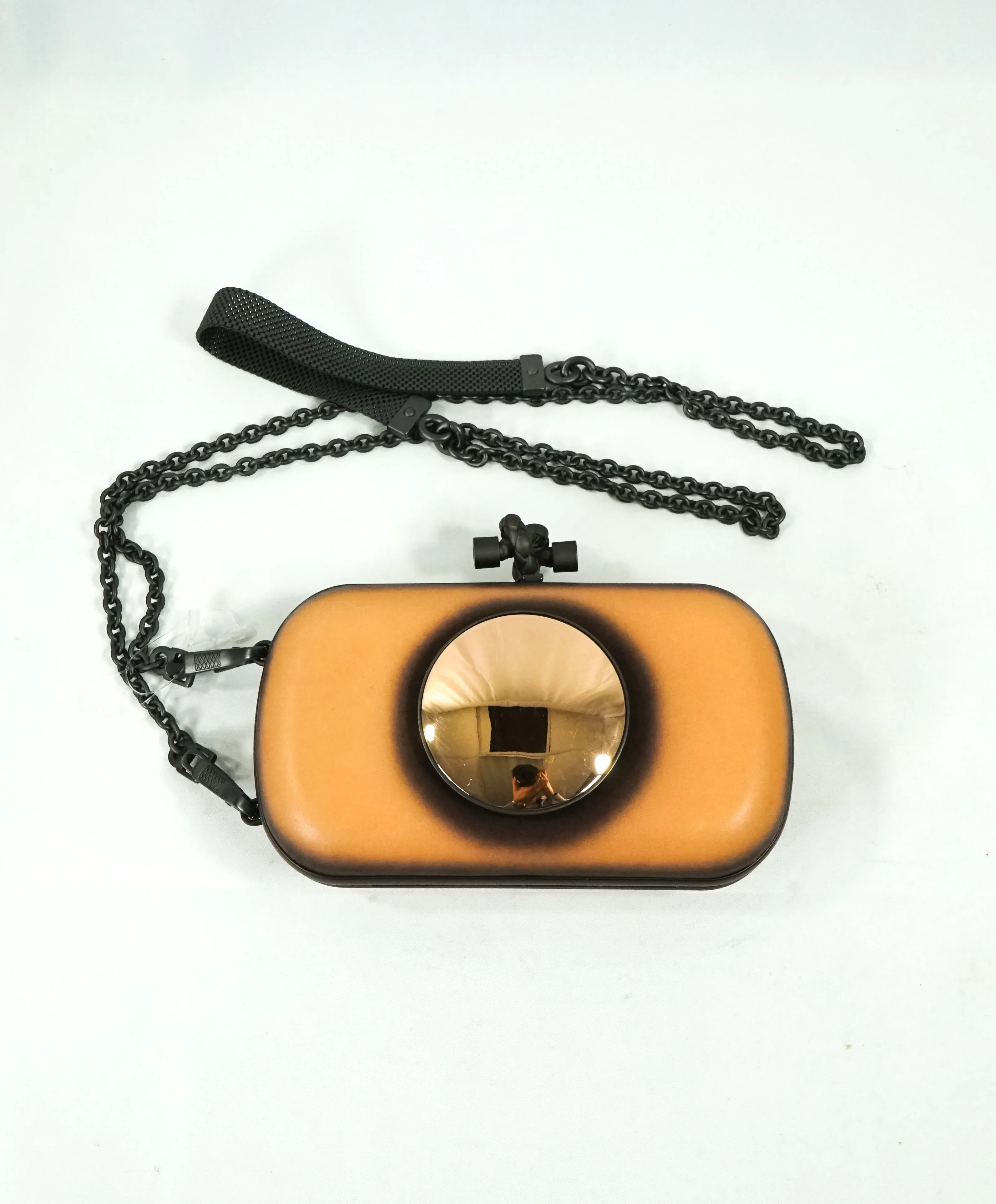 BOTTEGA VENETA - Mirror Lens Knot Brass Nappa Clutch -