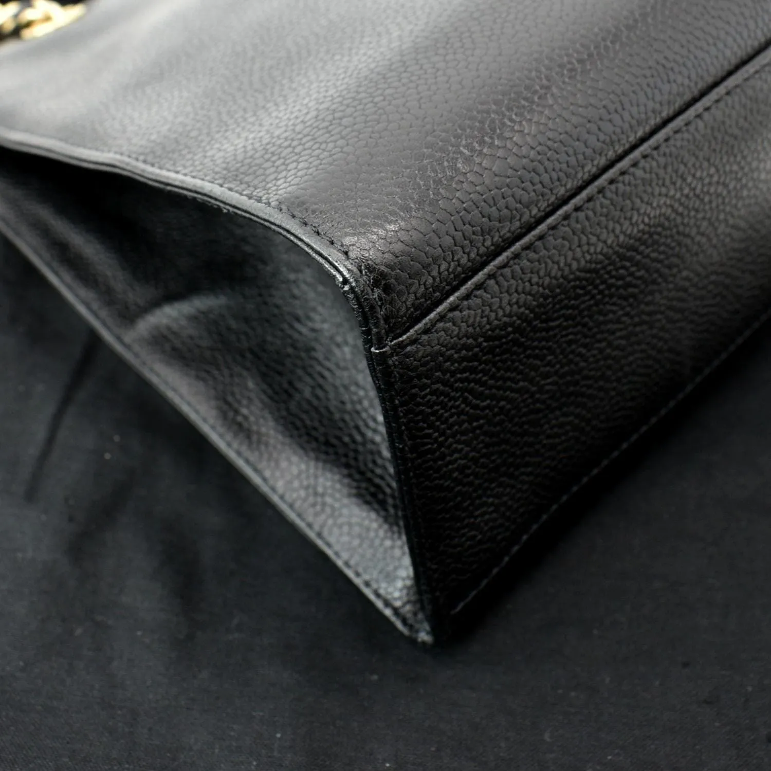 CHANEL Vintage CC Chain Caviar Leather Shopping Tote Bag Black