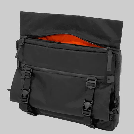 Code of Bell Apex Liner Max Pitch Black