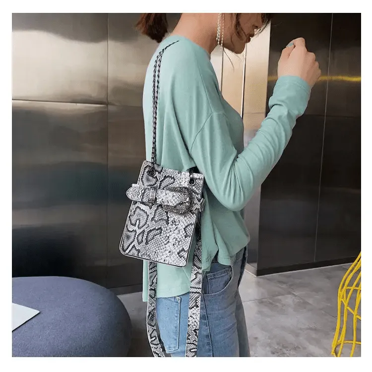Crossbody Snake Bag with Trendy Korean Design & Snake Pattern Chain