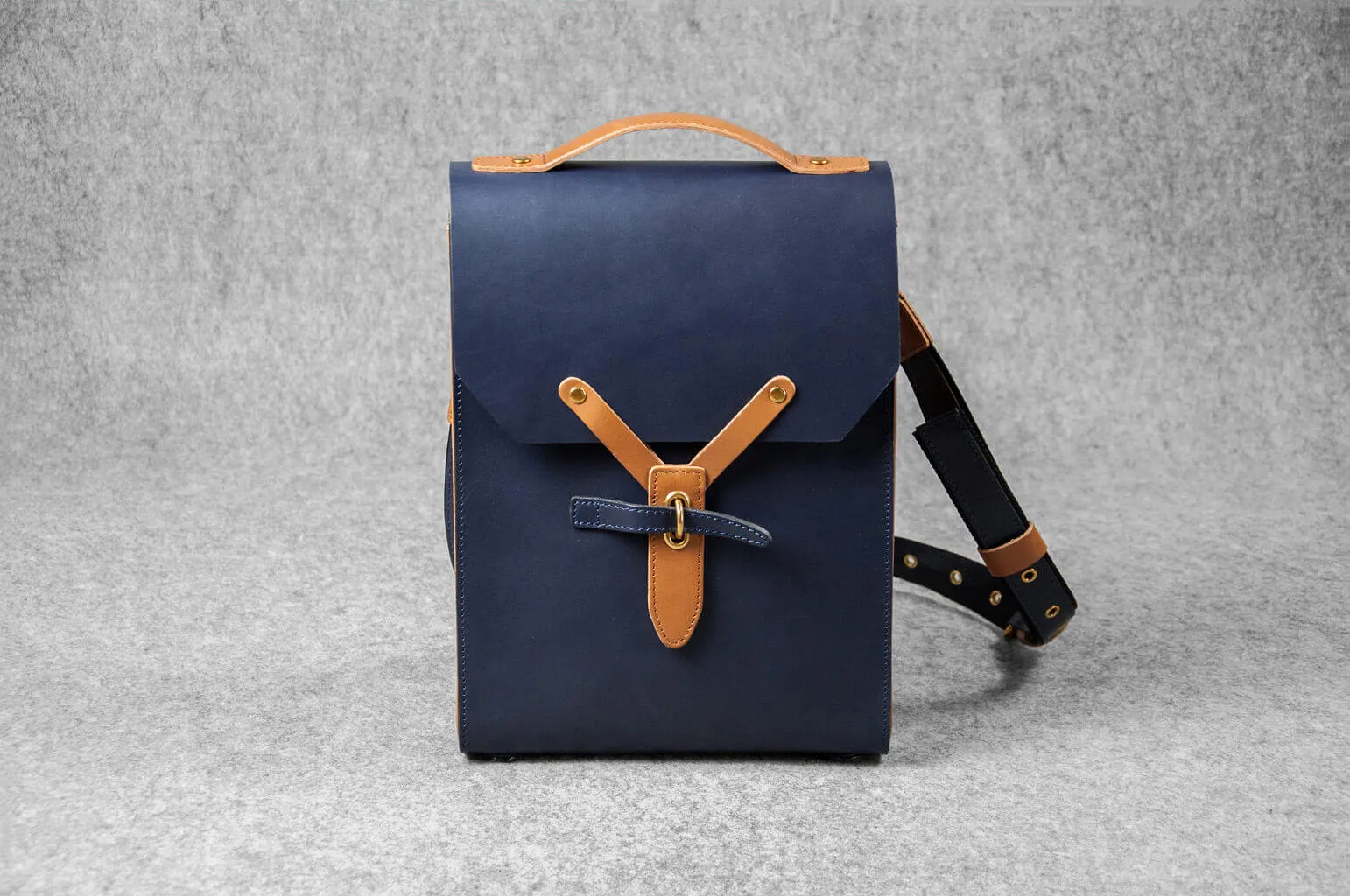 DESIGNER BACKPACK MINI