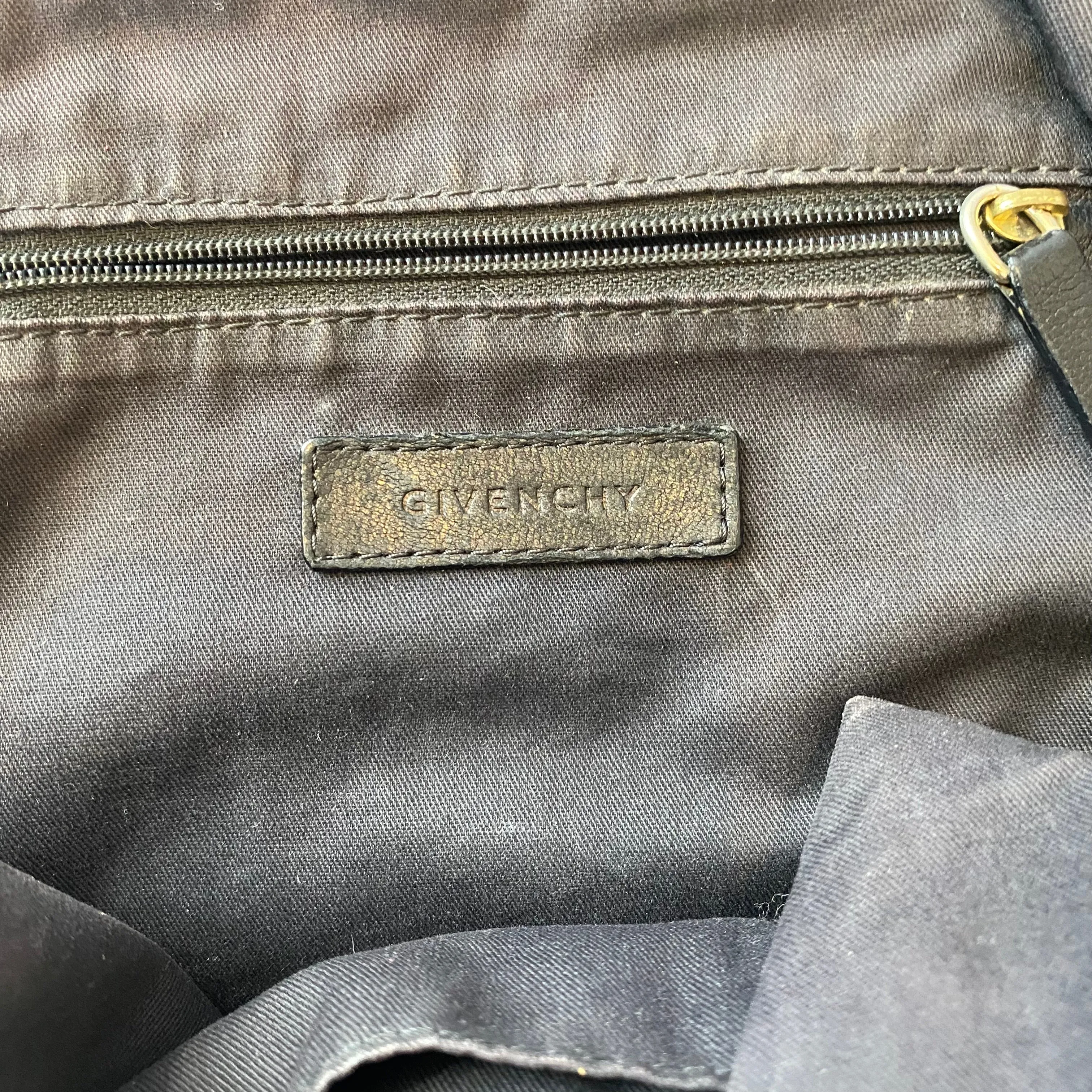 GIVENCHY Tinhan Leather Hobo Medium Black