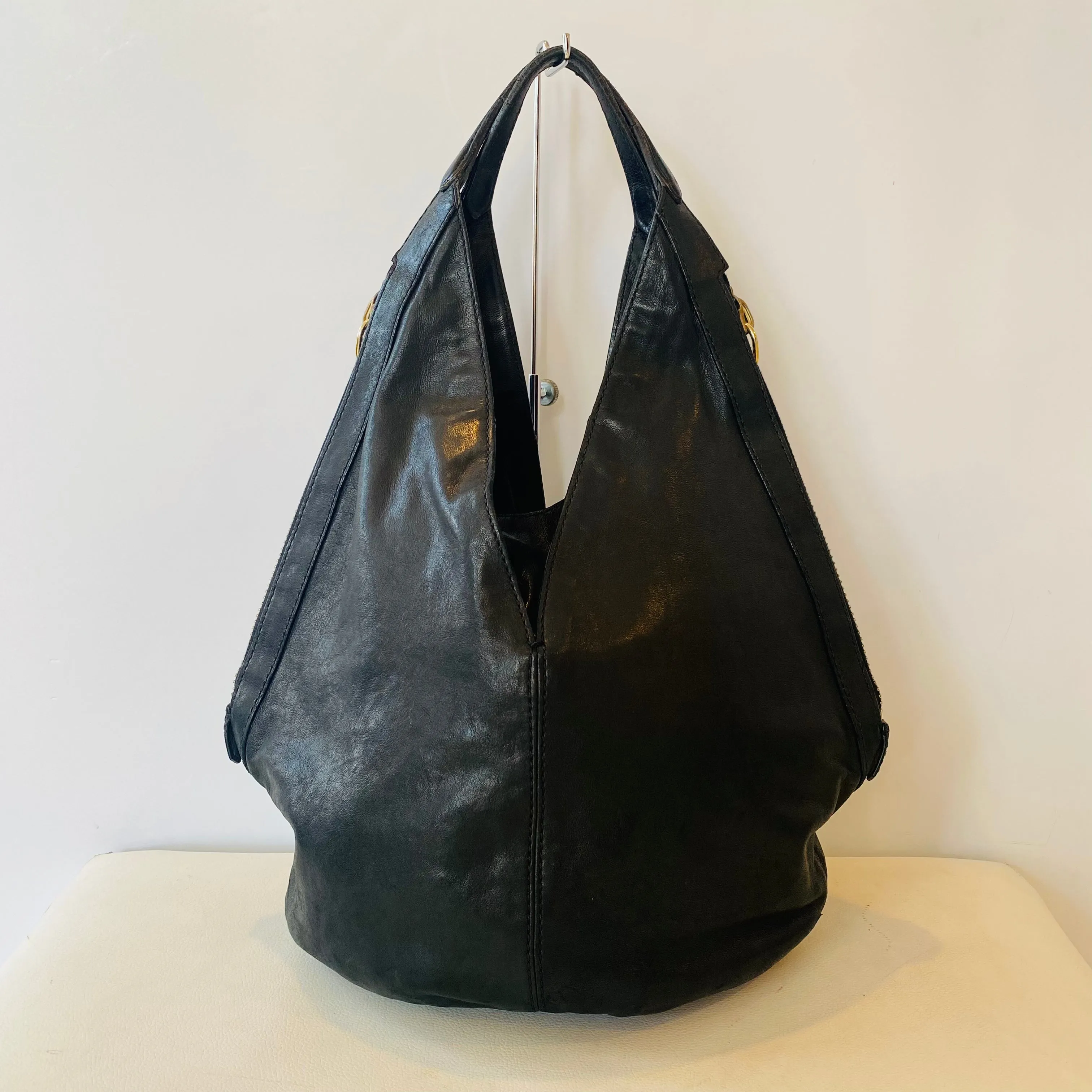 GIVENCHY Tinhan Leather Hobo Medium Black