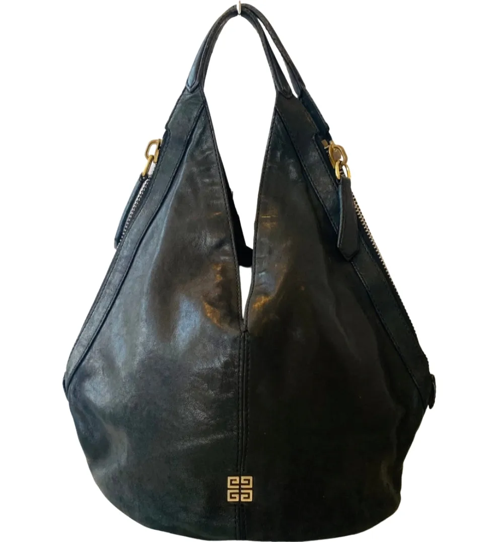 GIVENCHY Tinhan Leather Hobo Medium Black