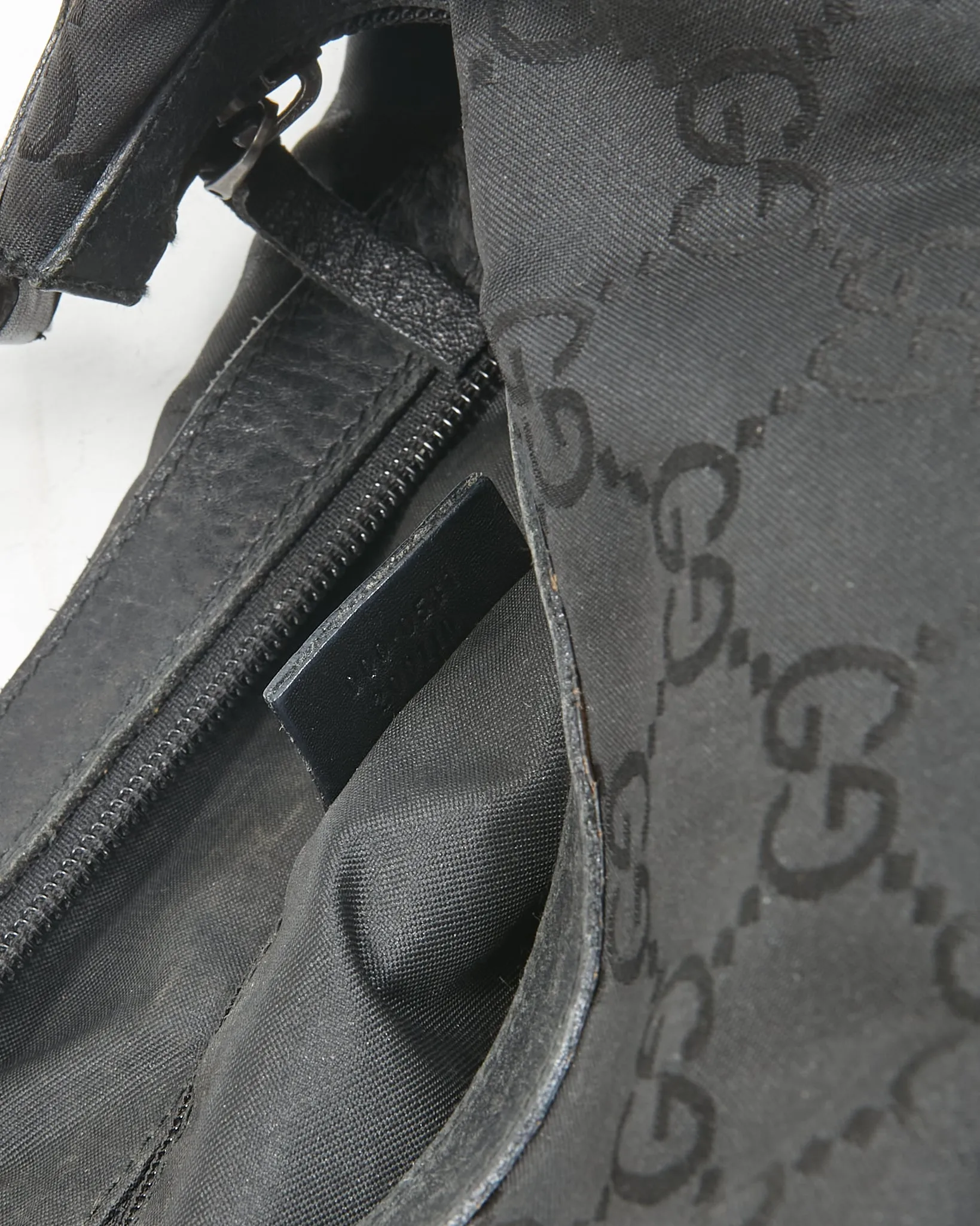 Gucci Black GG Supreme Monogram Canvas Zip Tote