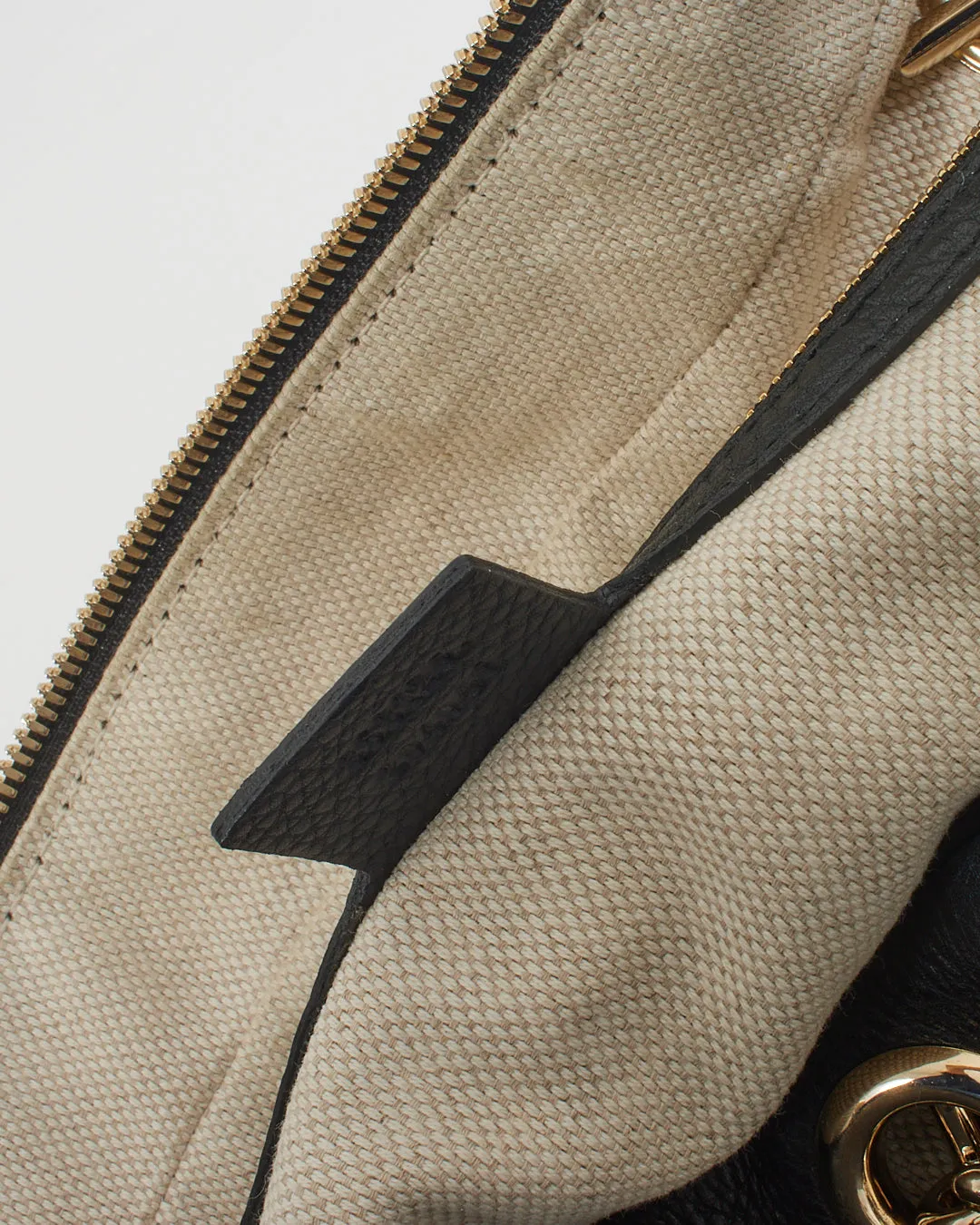 Gucci Black Pebbled Leather Chain Soho Shoulder Bag