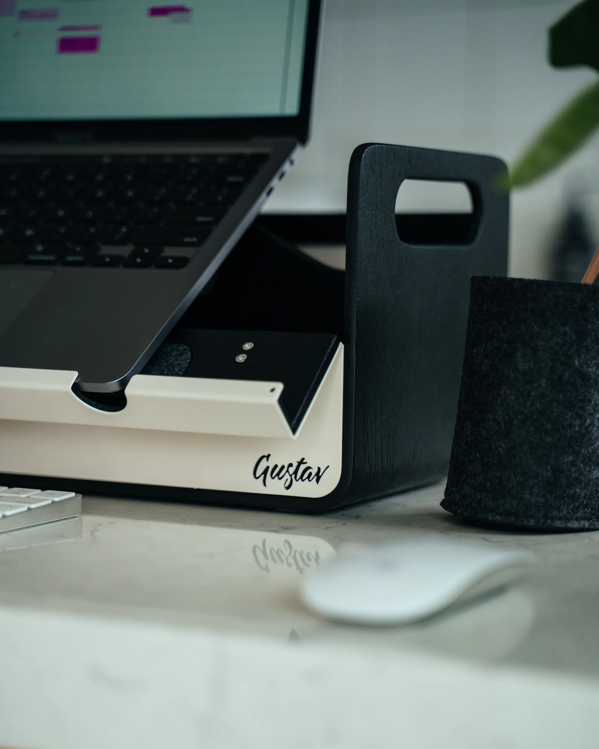 Gustav Original Black - Desk Organizer and Laptop Stand