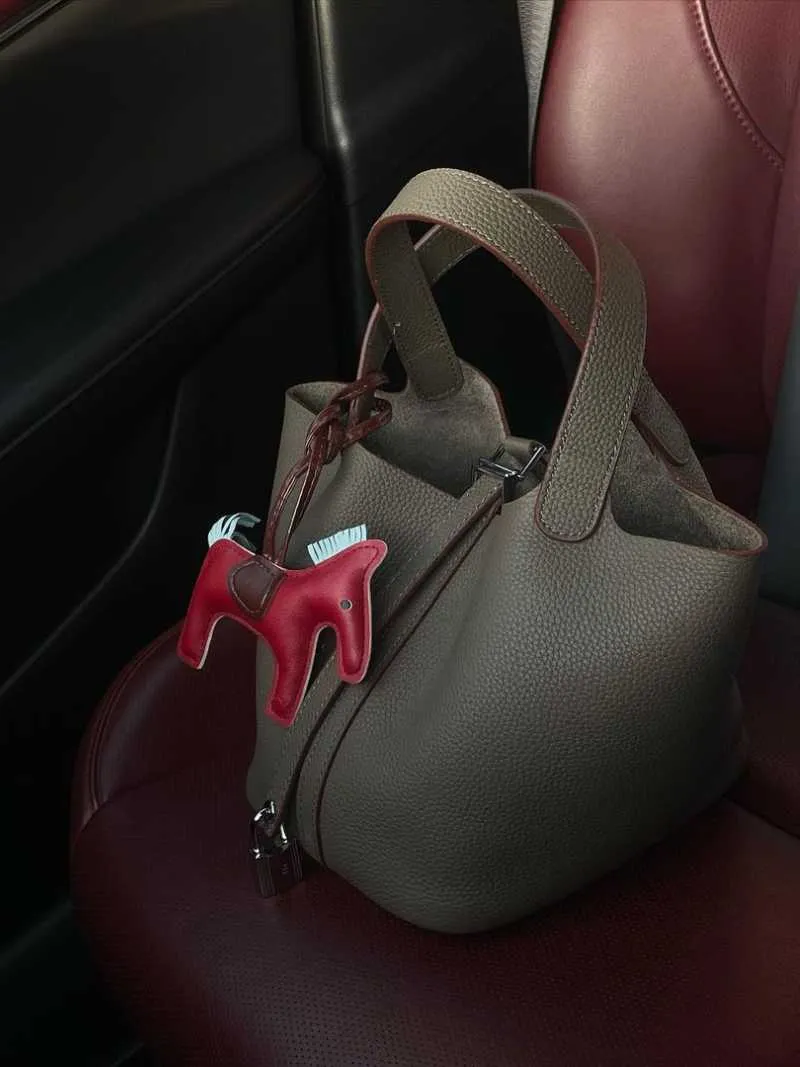 Jade - Elegant Vegan Leather Bag