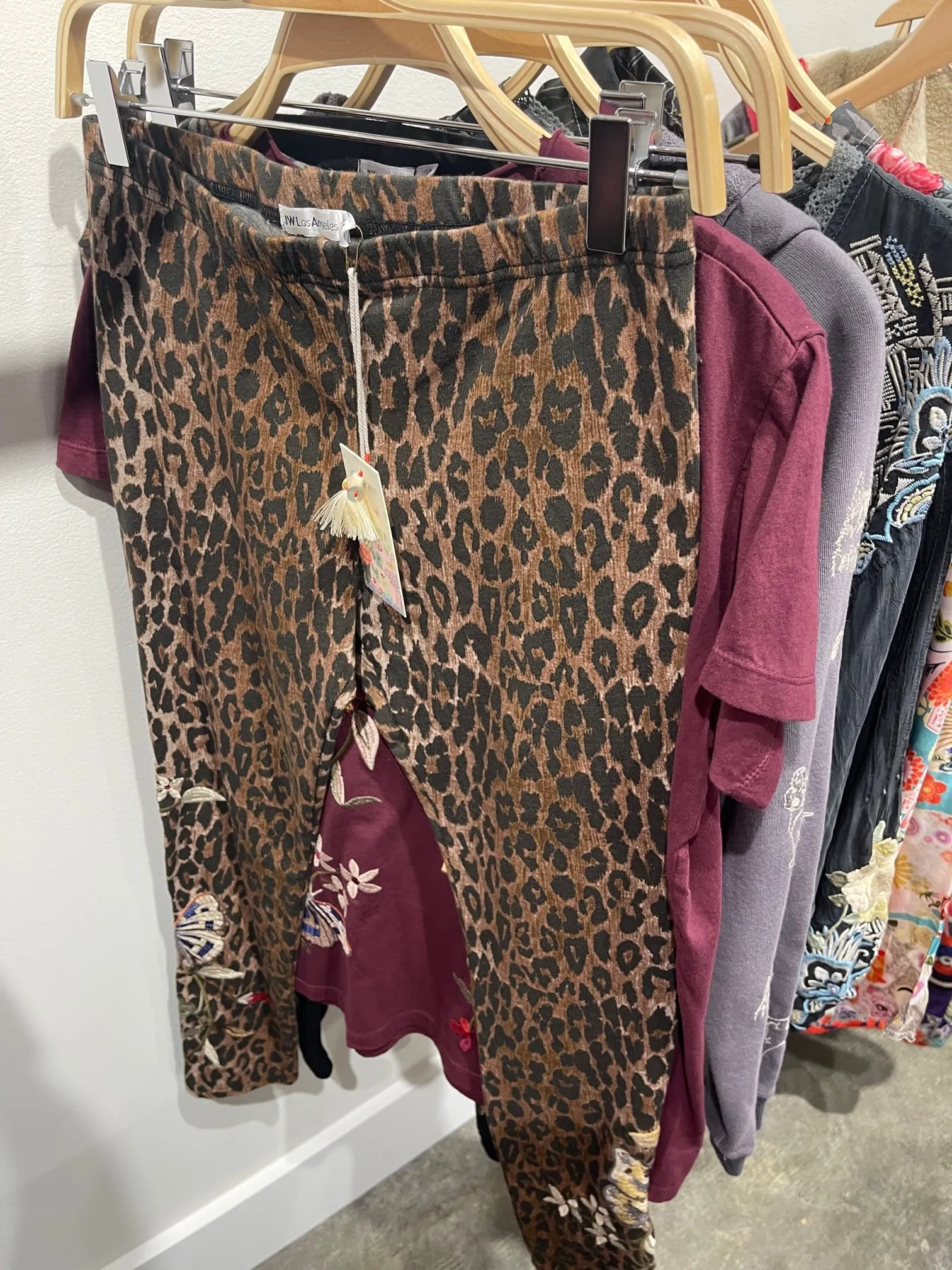 Johnny Was Legging Penelope Leggings Leopard Embroidery Floral Pants Medium NEW