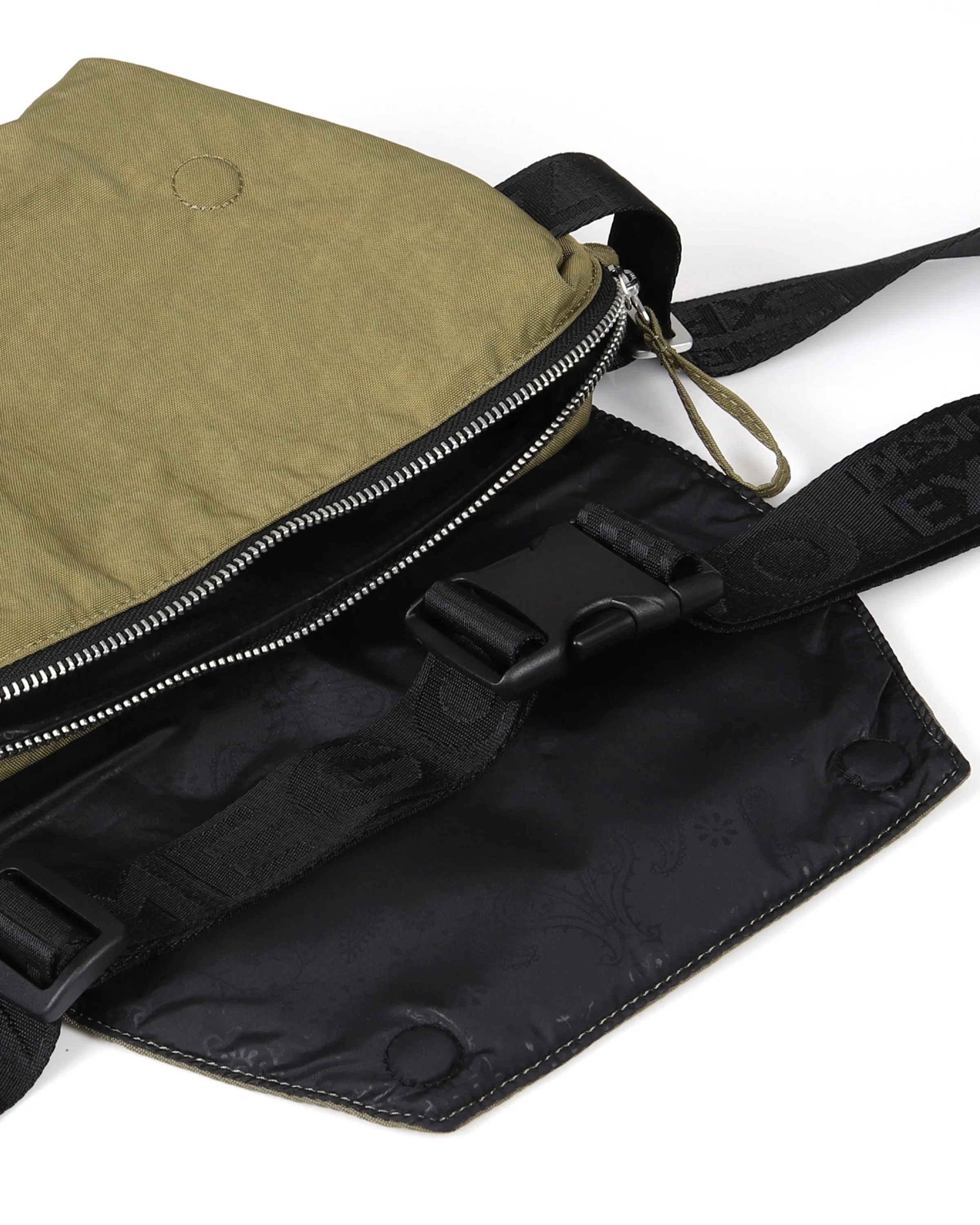 LAX ZIP FLAP FANNY