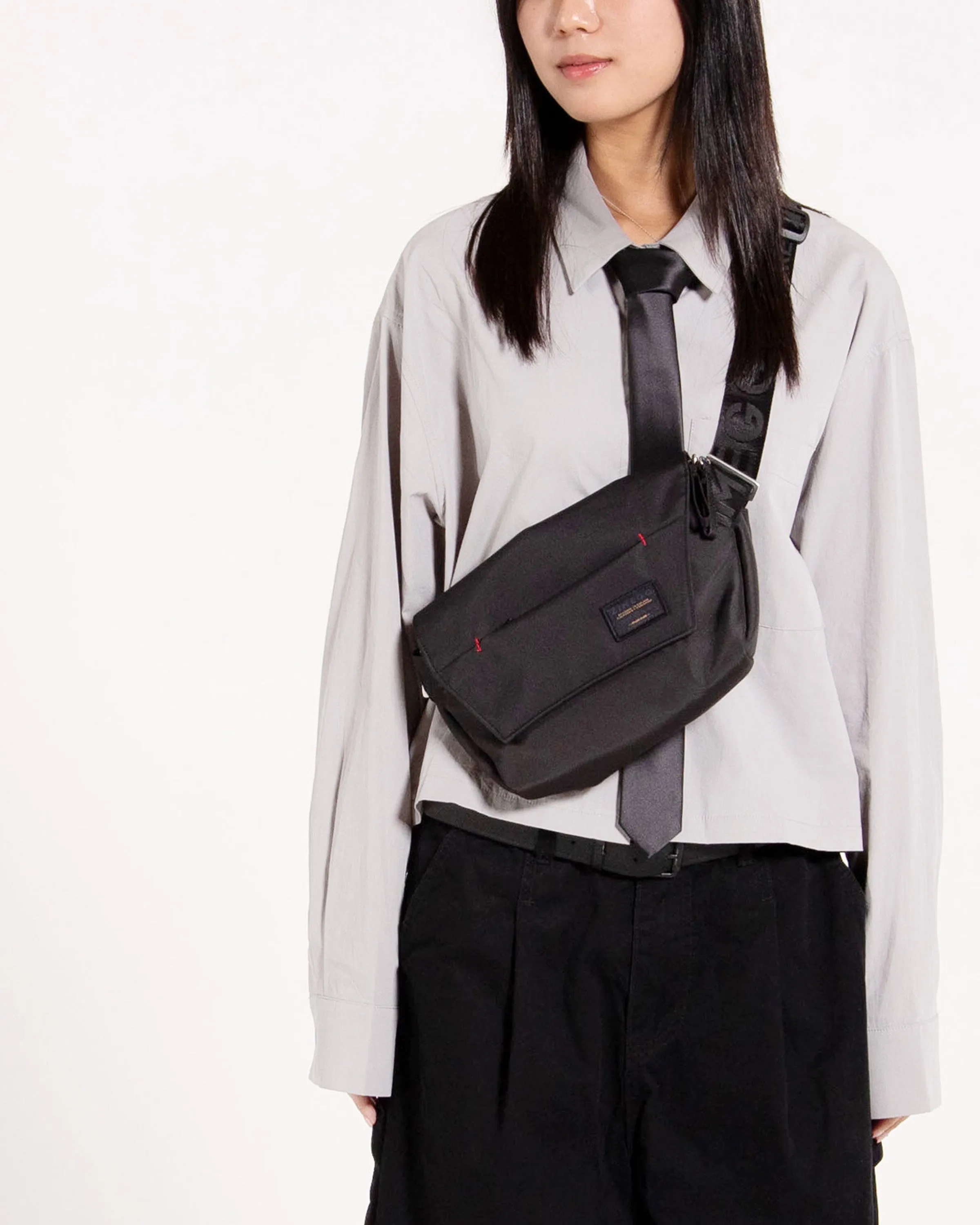 LAX ZIP FLAP FANNY