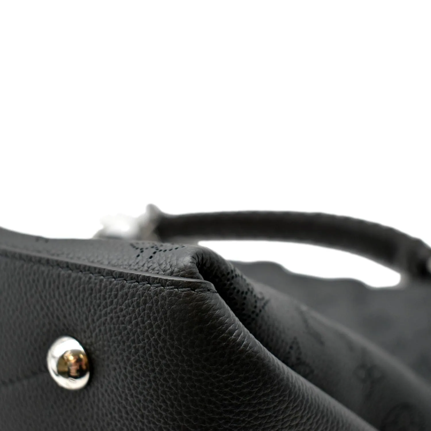 LOUIS VUITTON Beaubourg Mahina MM Leather Hobo Shoulder Bag Black