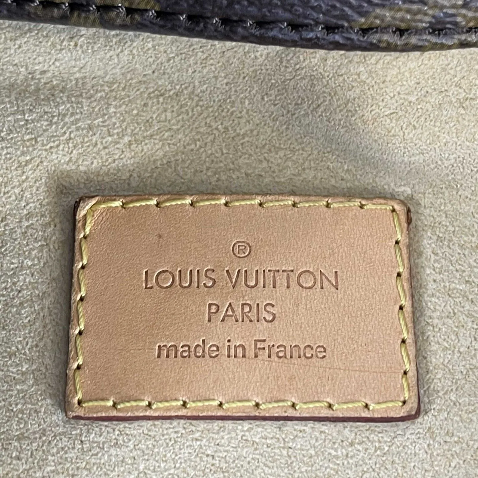 Louis Vuitton - LV - Artsy GM in Monogram Canvas - Brown - Shoulder Bag