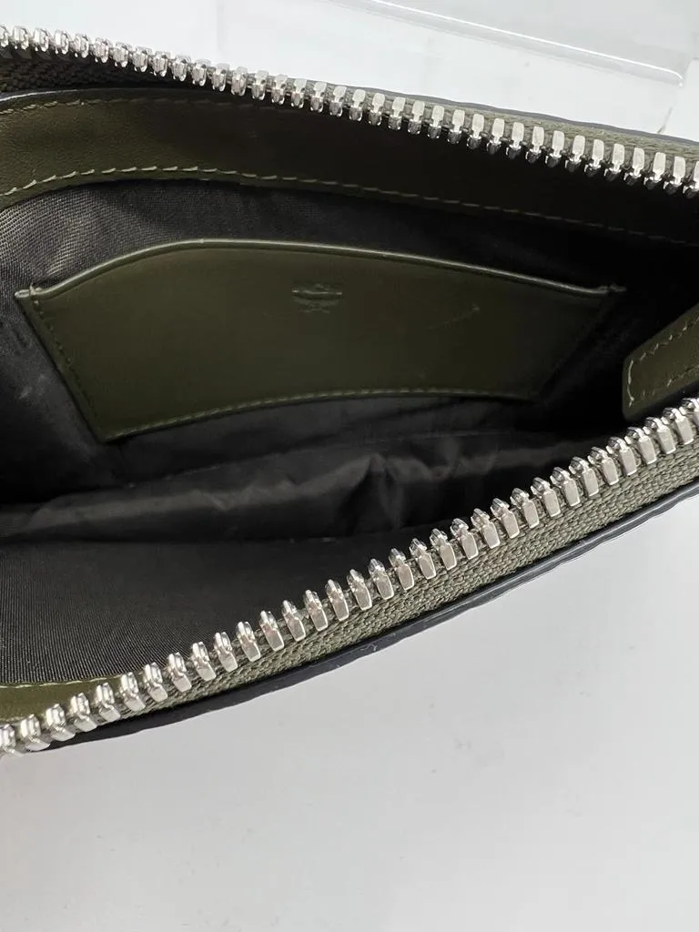 MCM GREEN SEA TURTLE VISETOS ZIP WRISTLET CLUTCH