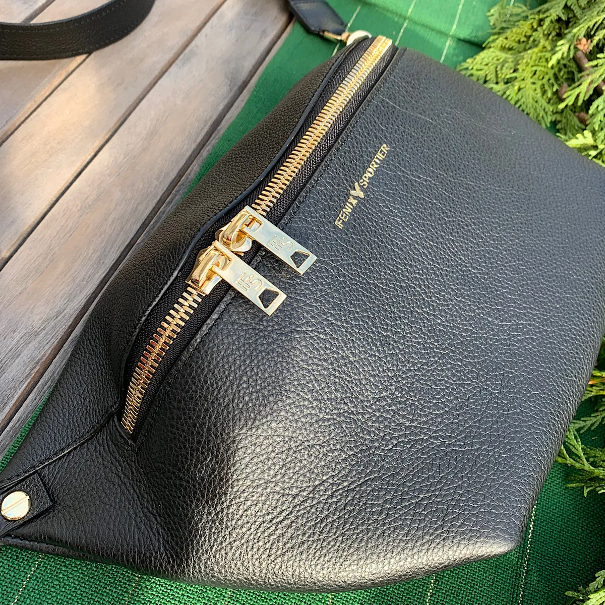 MVP Sling - Black/Gold