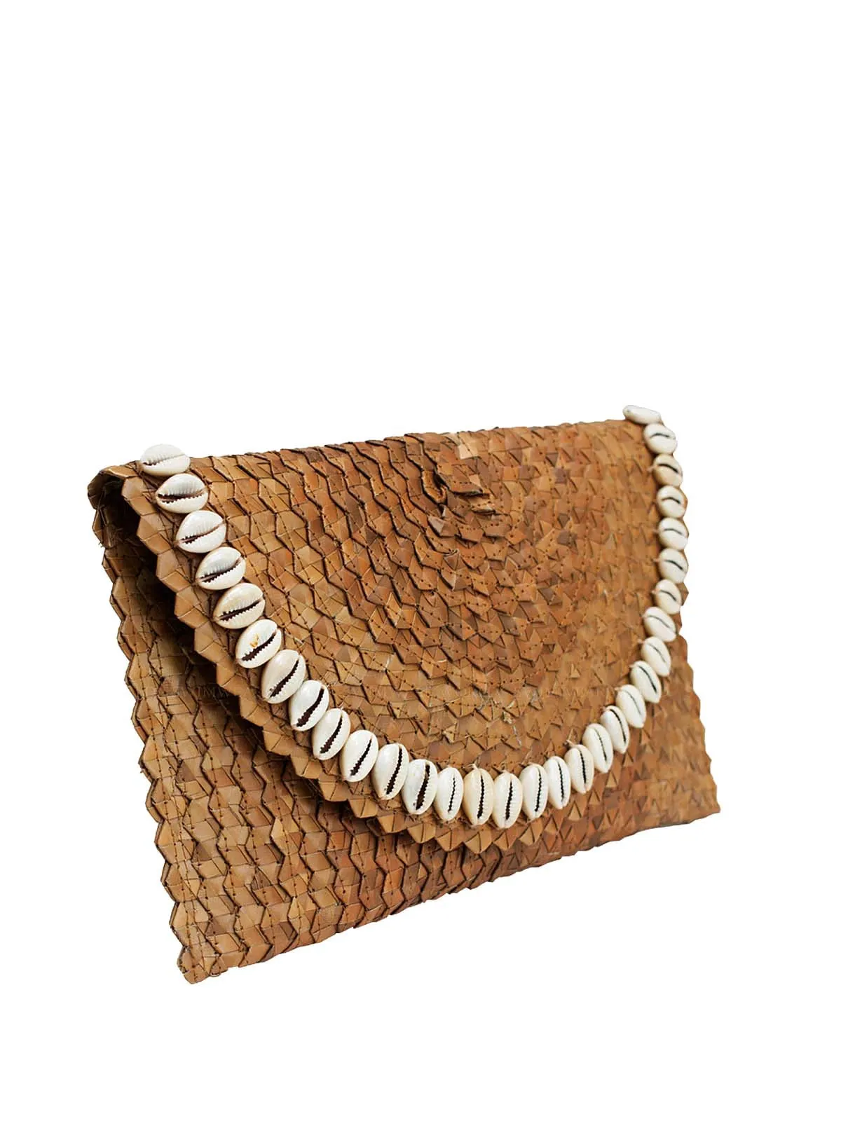 Pandegelang Raffia Seashell Clutch