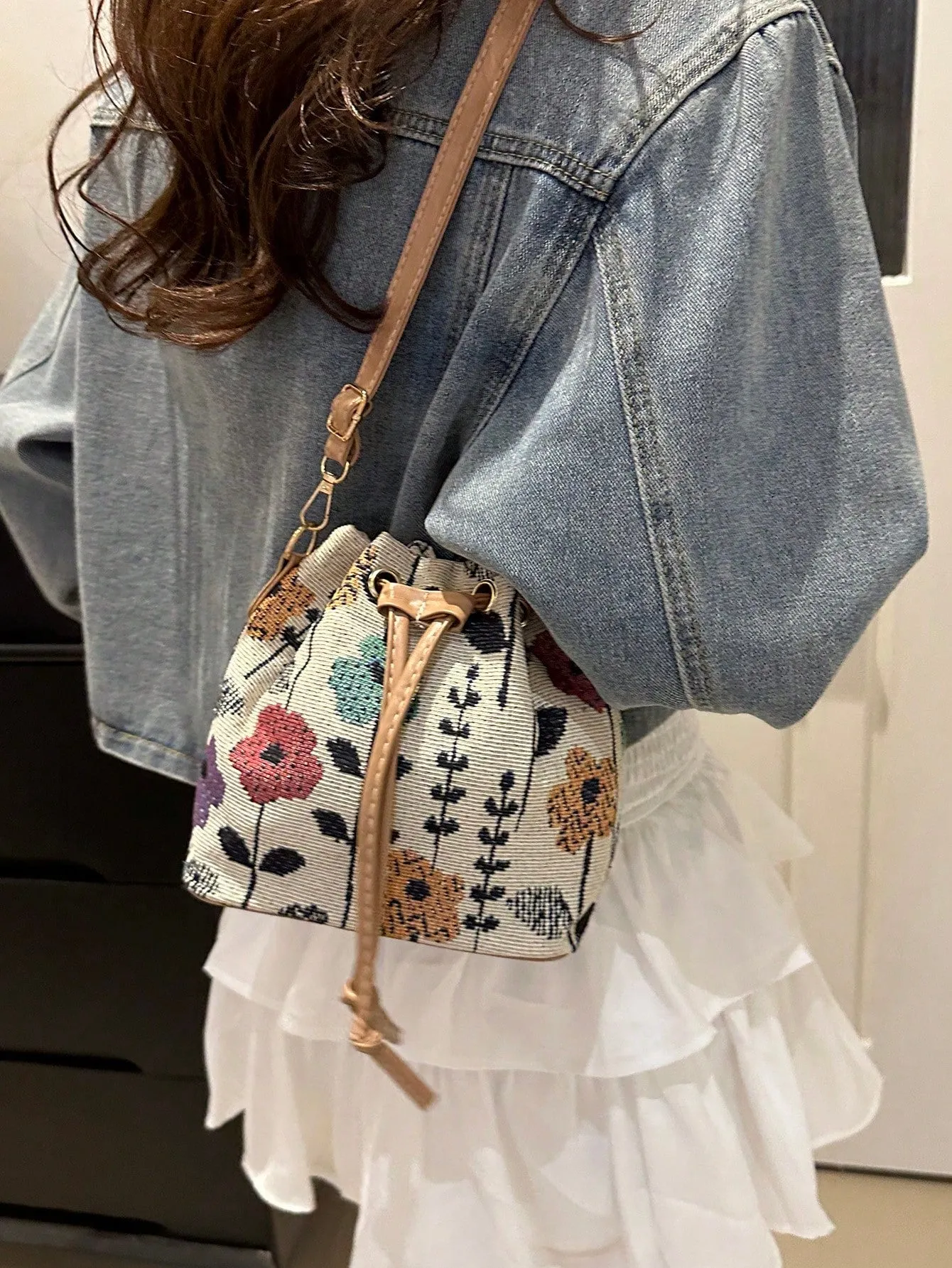 Retro Printing Calligraphy Bucket Bag