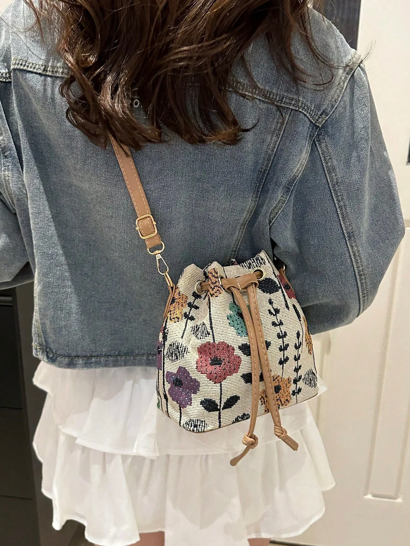 Retro Printing Calligraphy Bucket Bag