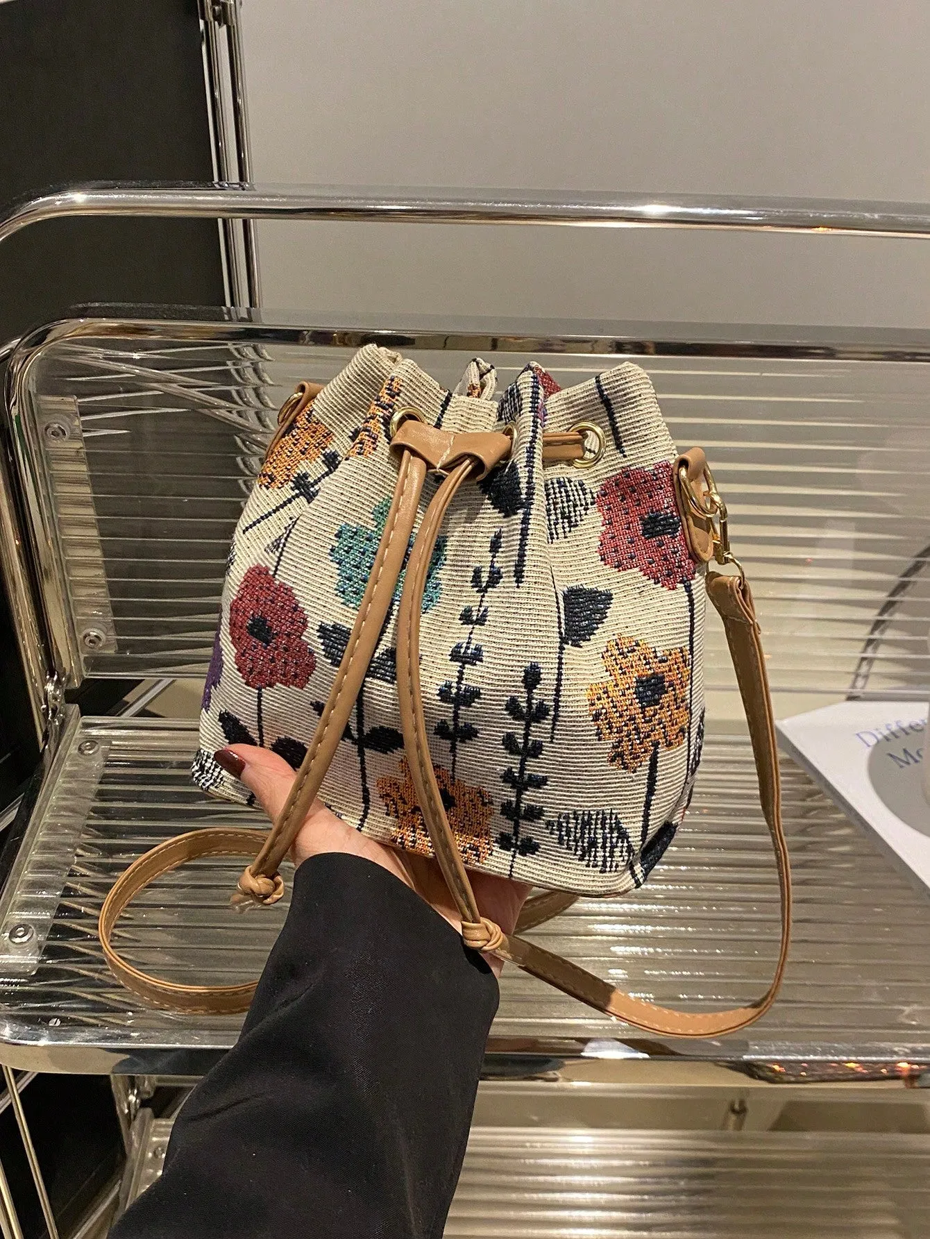 Retro Printing Calligraphy Bucket Bag