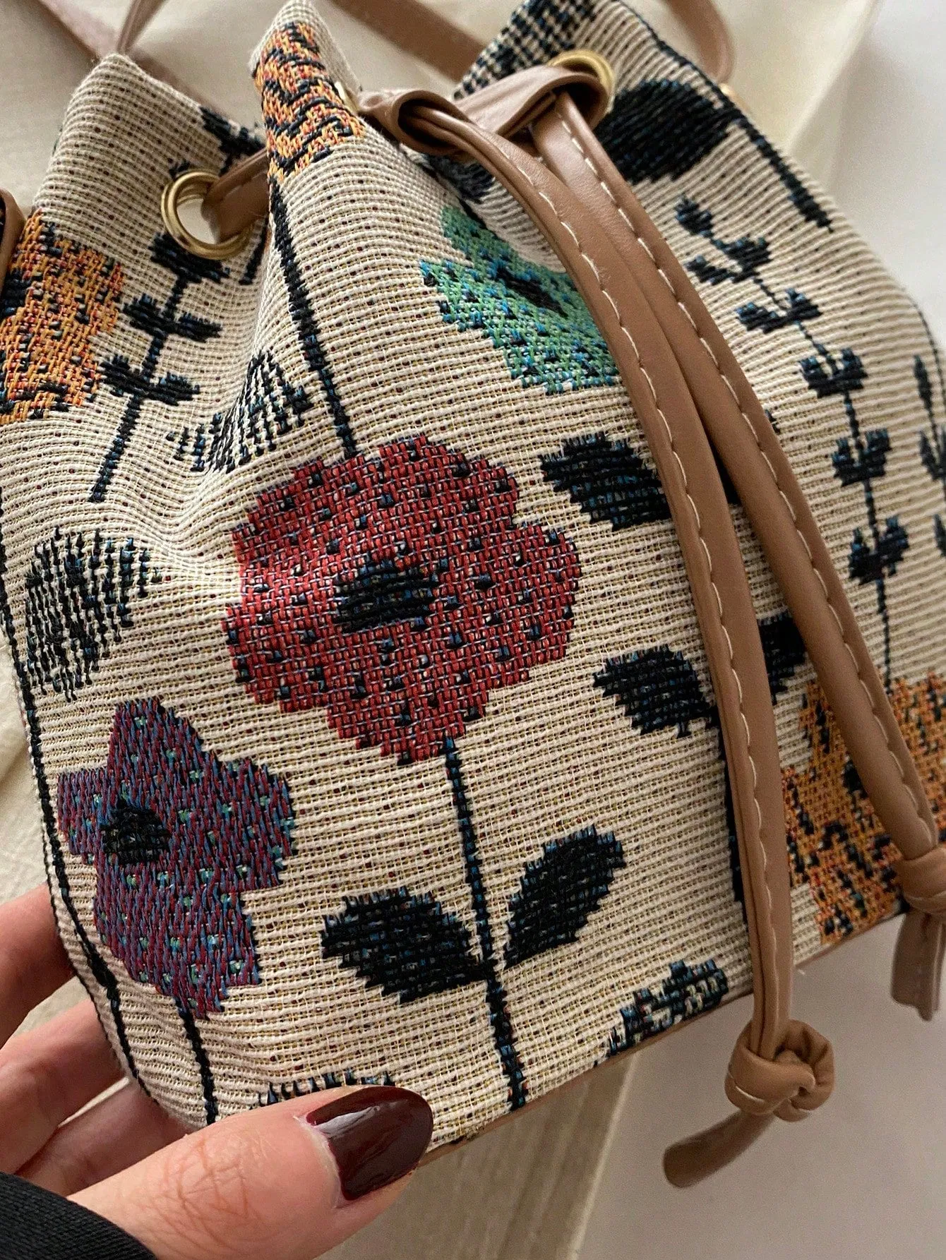 Retro Printing Calligraphy Bucket Bag