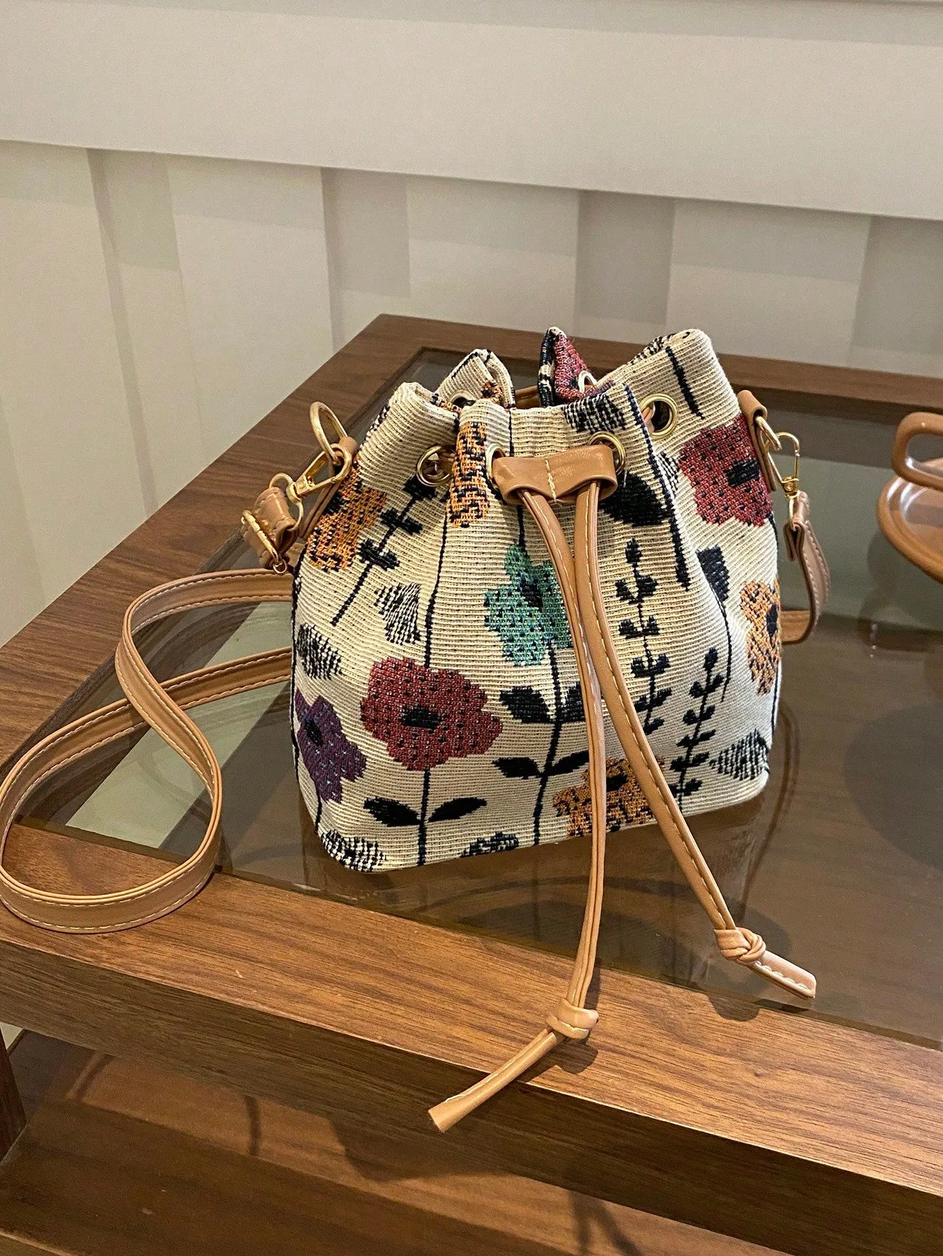 Retro Printing Calligraphy Bucket Bag