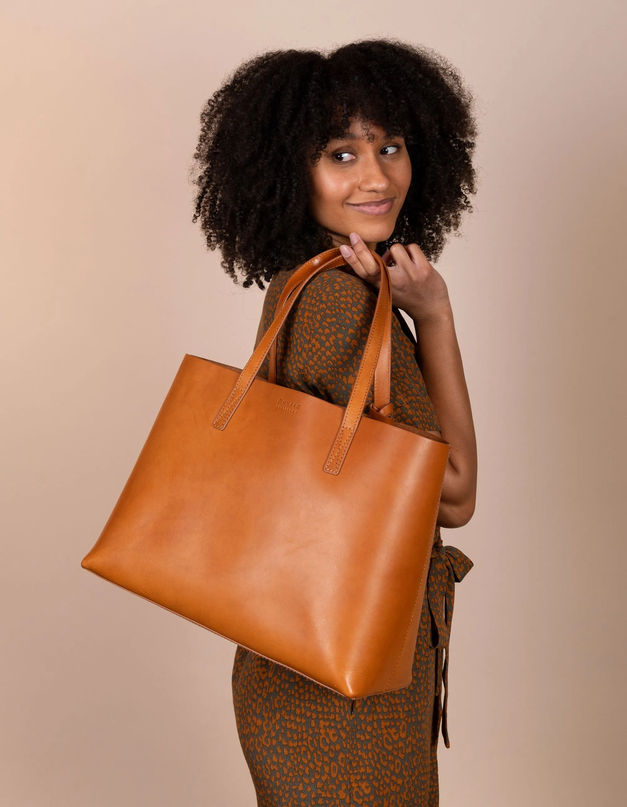 Sam Shopper | Classic Leather