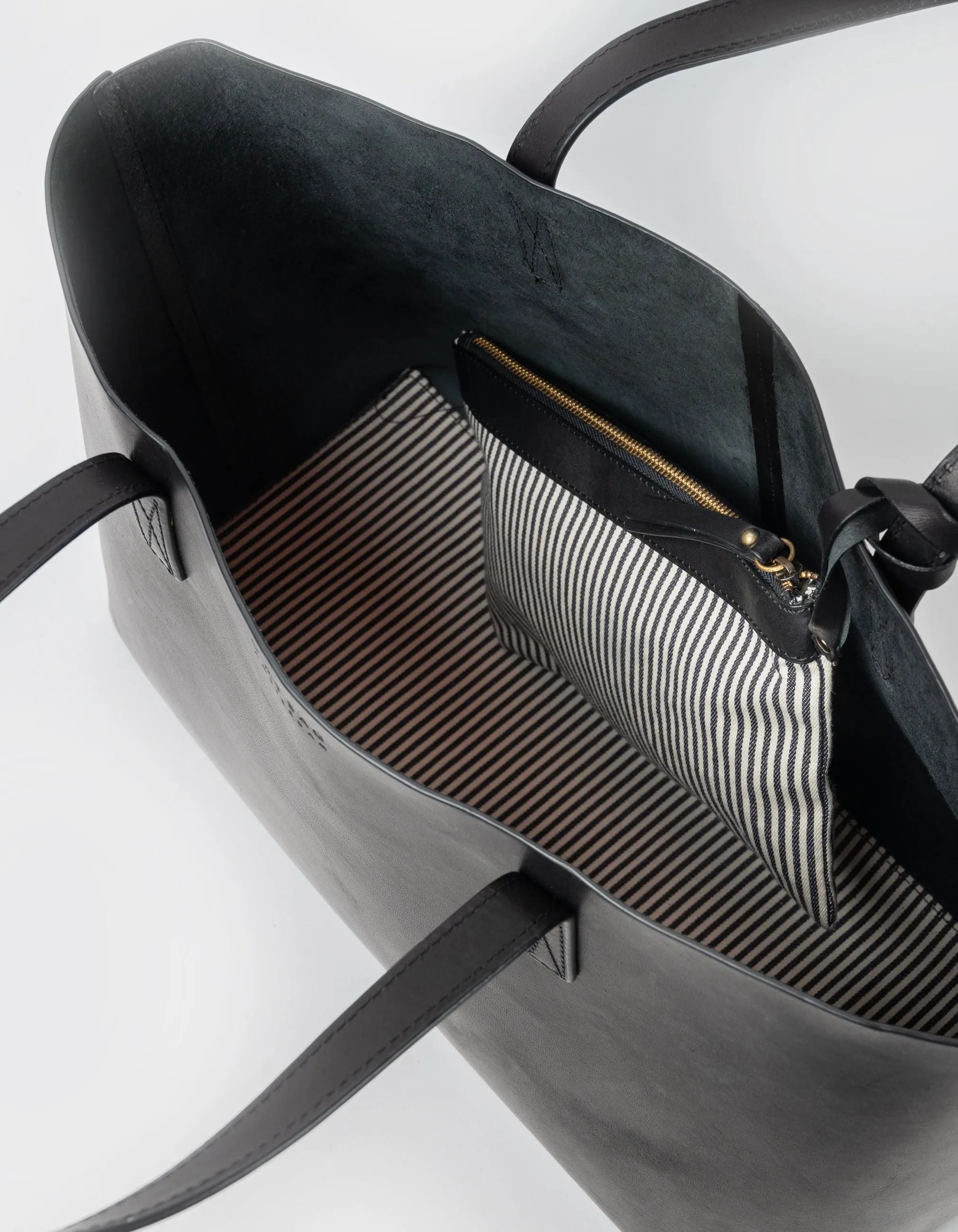Sam Shopper | Classic Leather