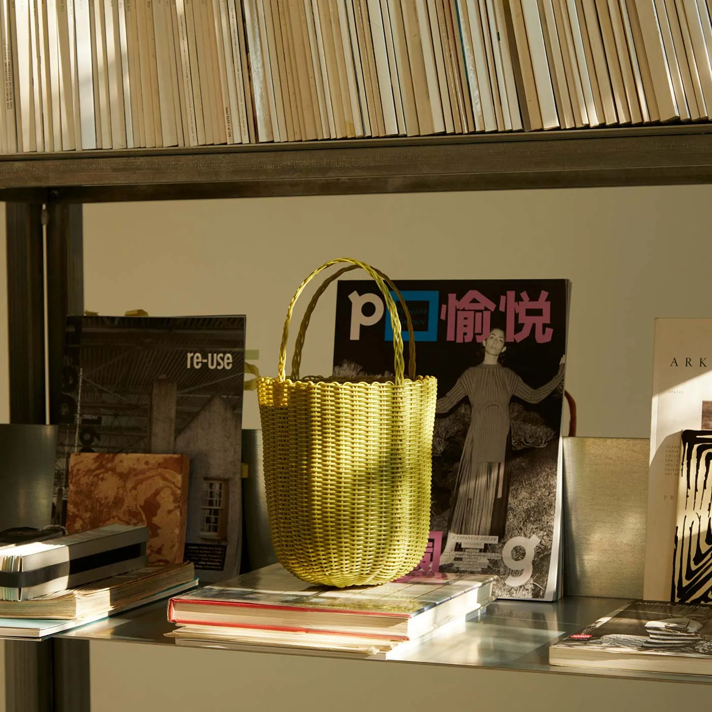 SMALL BUCKET BAG PISTACHIO