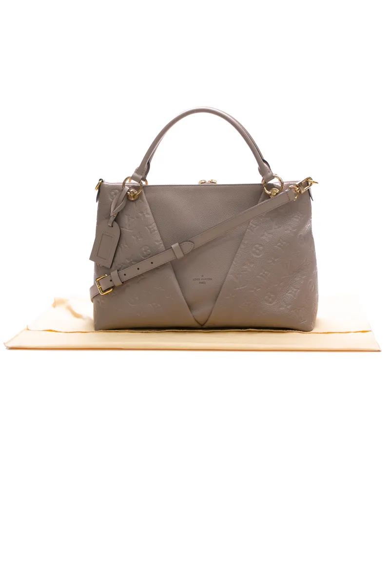 V MM Tote Bag