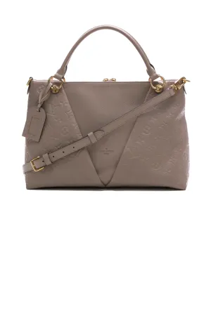 V MM Tote Bag