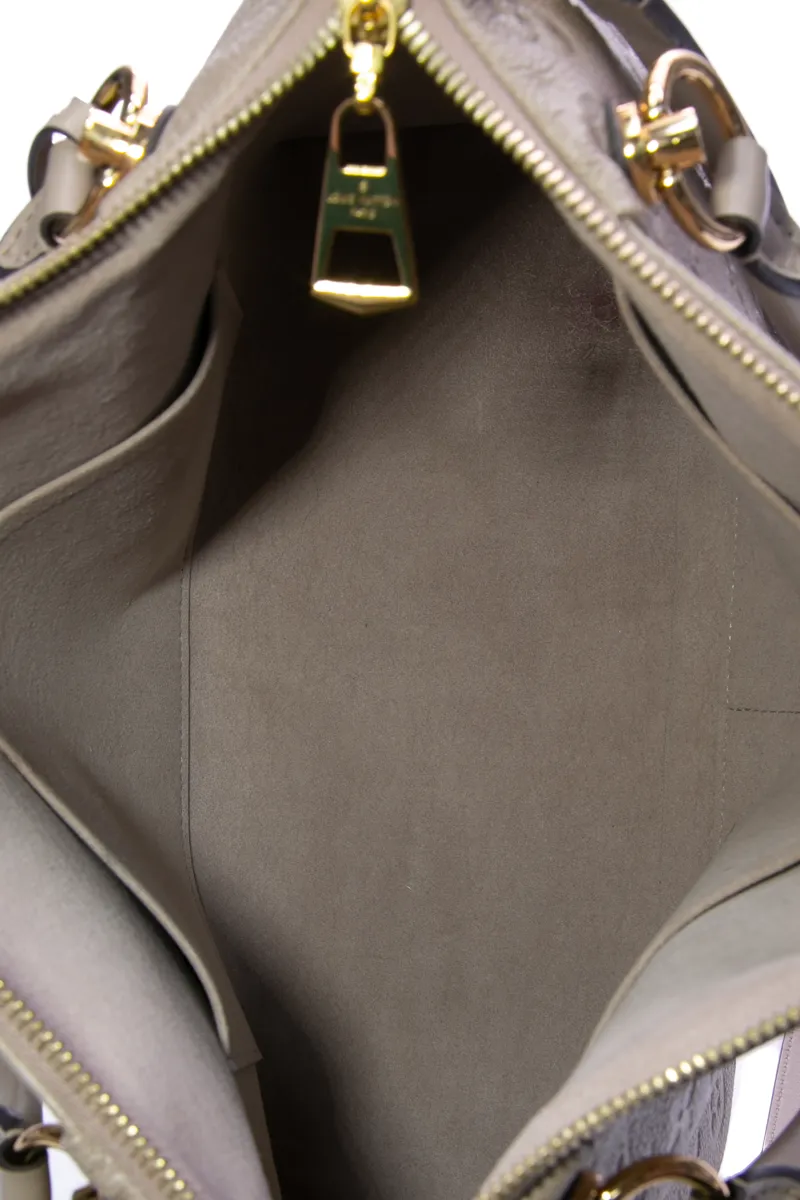 V MM Tote Bag