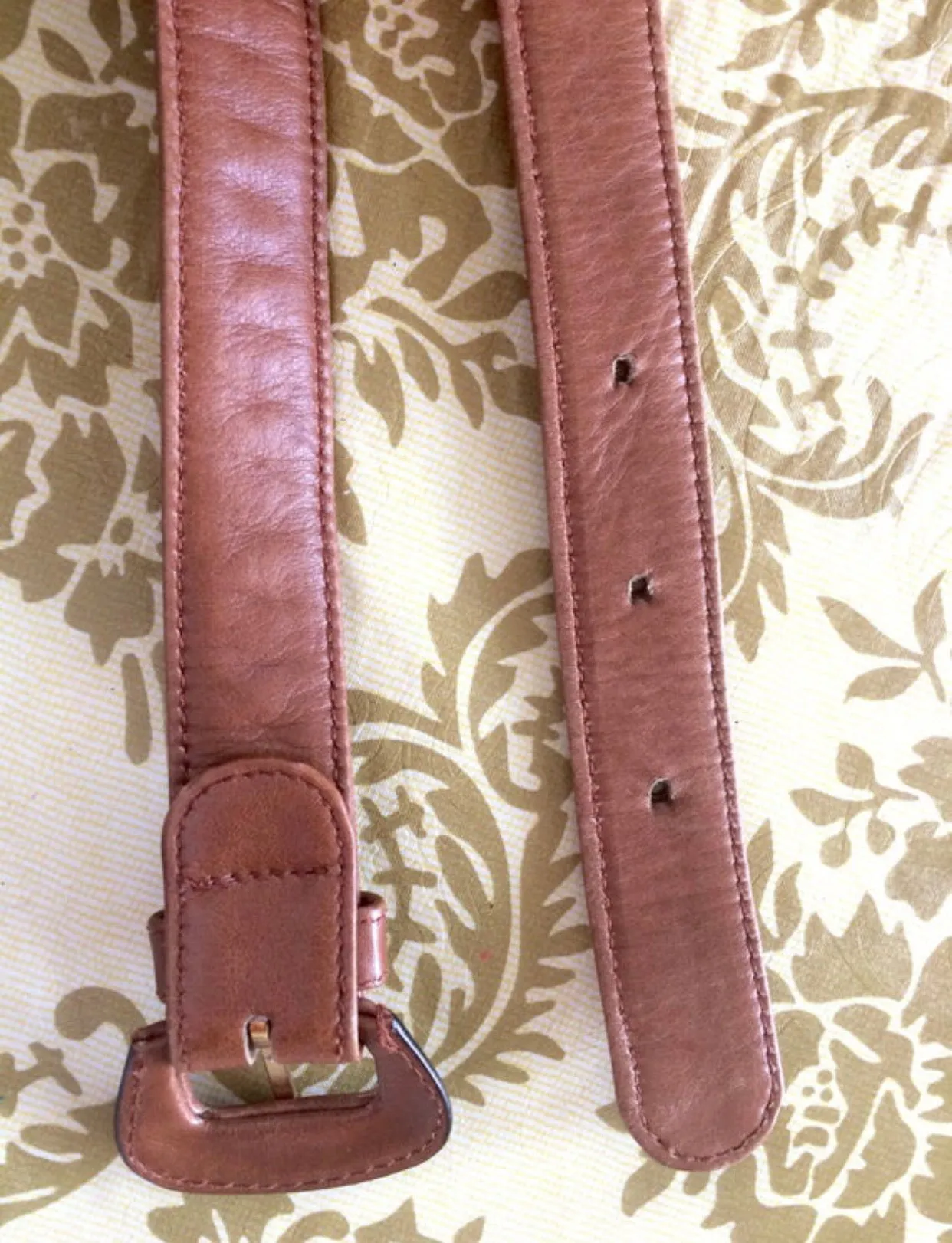 Vintage CHANEL brown leather belt with gold tone chains. Must-have belt from CHANEL. size 68.5~75, 27", 28", 29", 29.5”. 050320r4