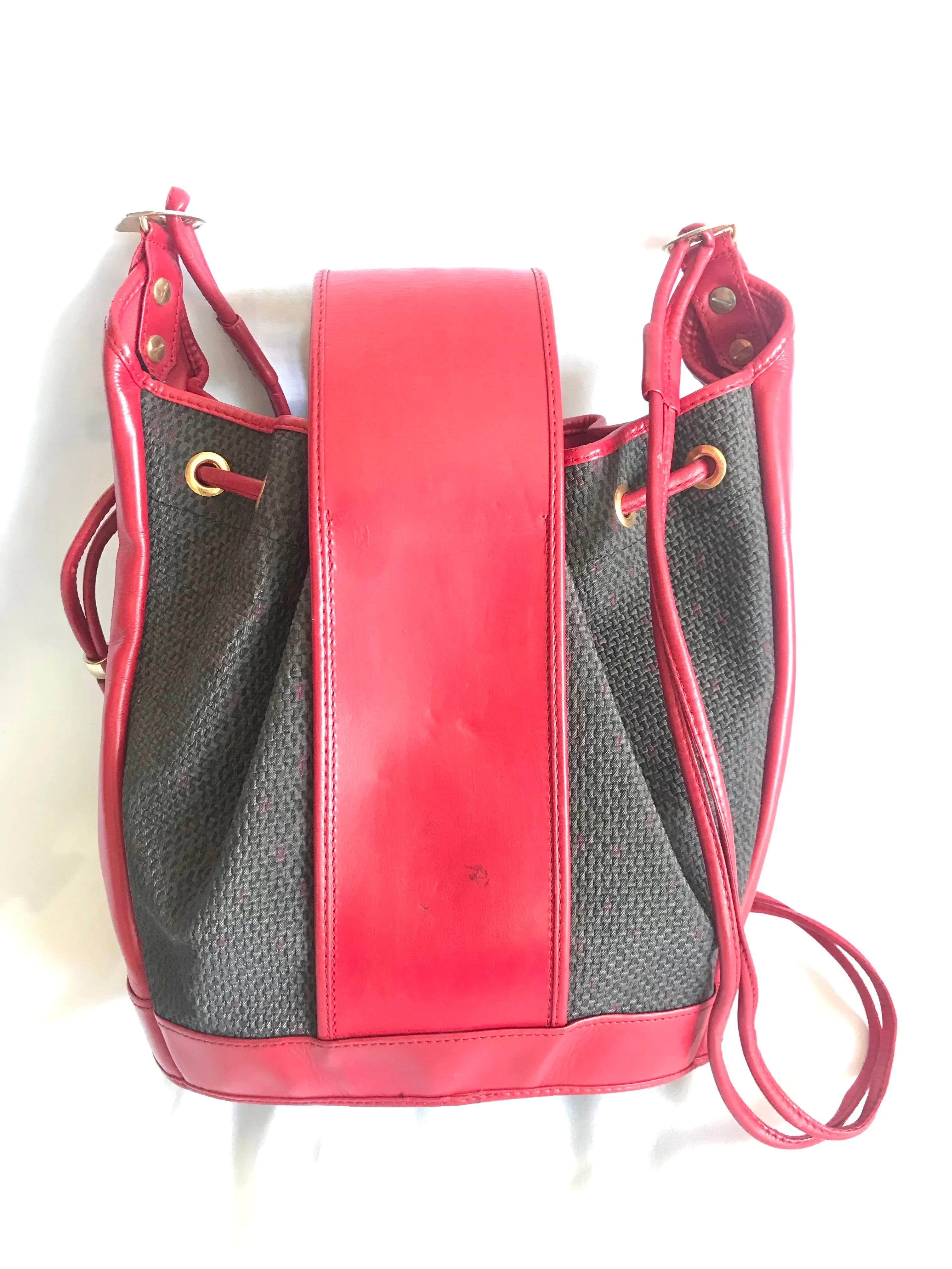 Vintage Yves Saint Laurent  red and grey hobo bucket shoulder bag with leather trimmings and golden logo plate. YSL classic purse. 050323re6