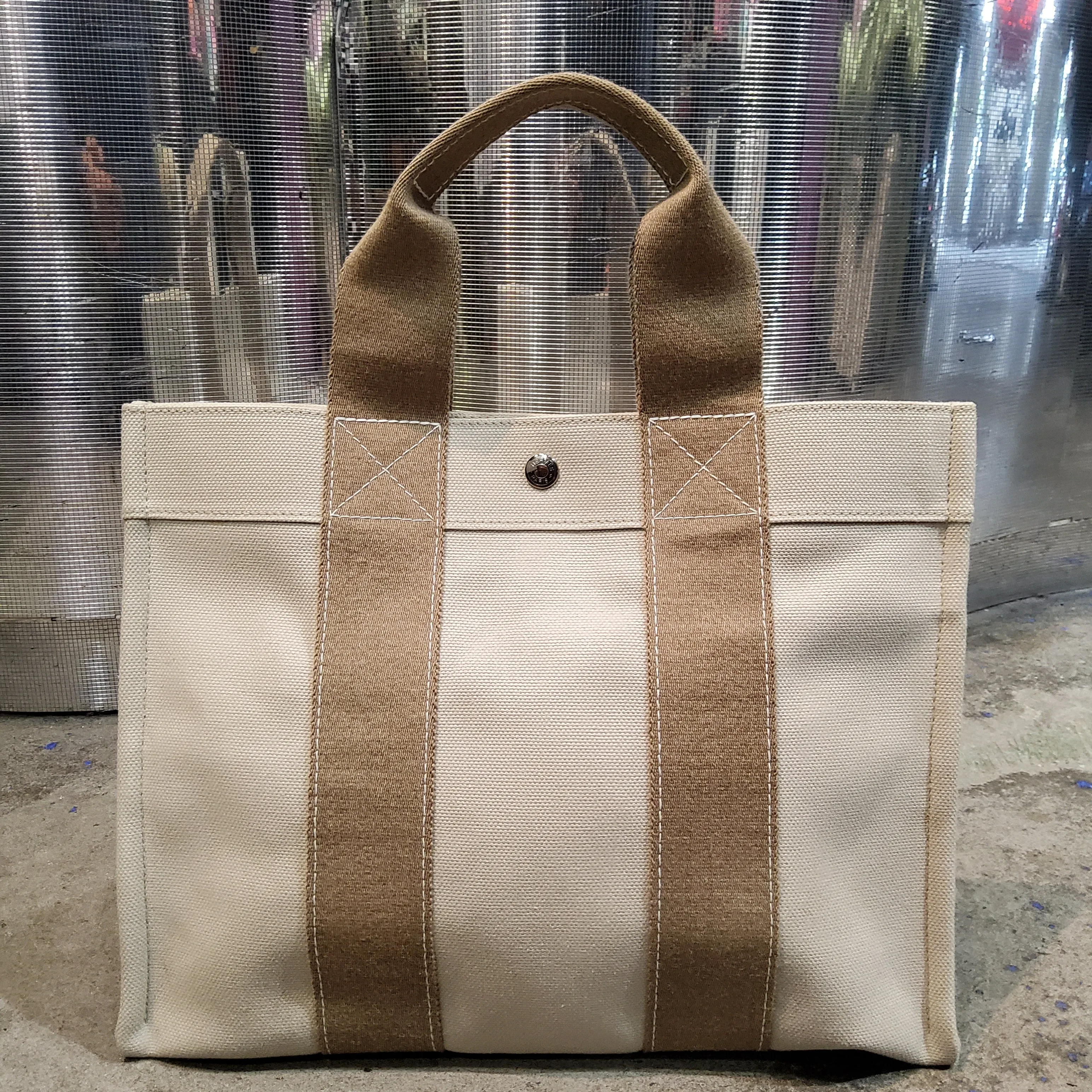 Women's tote bag